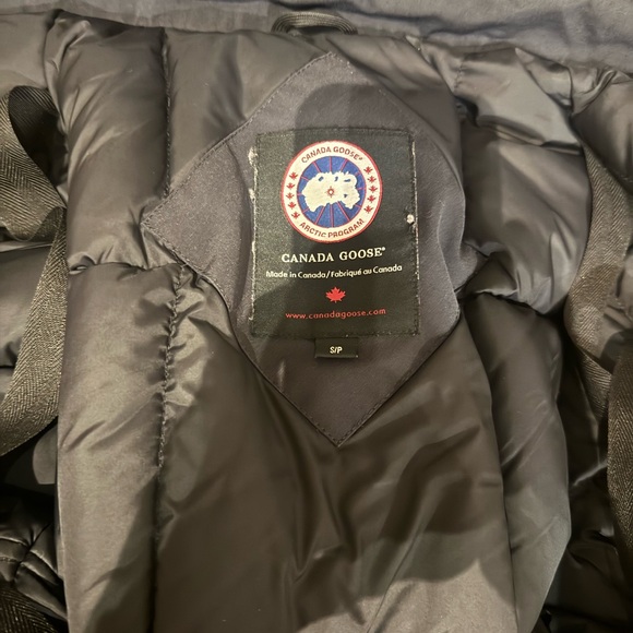 CANADA GOOSE Women's Trillium Parka with fur hood- Admiral Blue - Picture 8 of 8